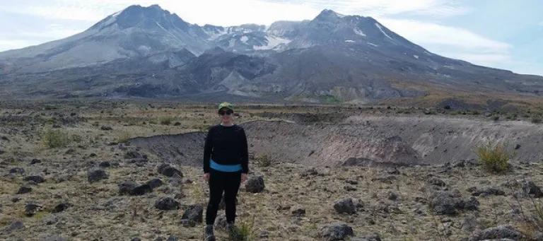 Amelia Bain with Mount St Helens in the background, USA (photo A.Bain)